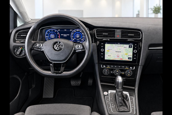 Volkswagen Golf Variant 1.5 TSI Highline 150pk Automaat Panoramadak Trekhaak Navigatie Apple Carplay Android Auto Camera Parkeersensoren Adaptive Cruise Control Full Led Stoelverwarming Climate Control Lichtmetalen velgen