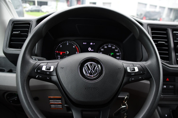Volkswagen Crafter 35 2.0 TDI L3H3 PB Edition Adaptieve Cruise, Camera, LED, Carplay, Trekhaak, Automaat, 140pk, Sensoren, Multimedia, Uniek!
