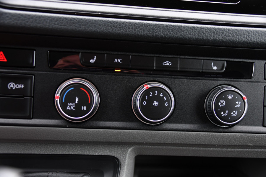 Volkswagen Crafter 35 2.0 TDI L3H3 PB Edition Adaptieve Cruise, Camera, LED, Carplay, Trekhaak, Automaat, 140pk, Sensoren, Multimedia, Uniek!