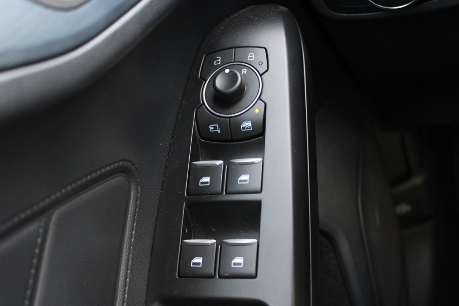 Ford FOCUS Wagon 1.0 EcoBoost Hybrid Active X | Leder! | Adaptieve cruise | Trekhaak | Camera | BLIS