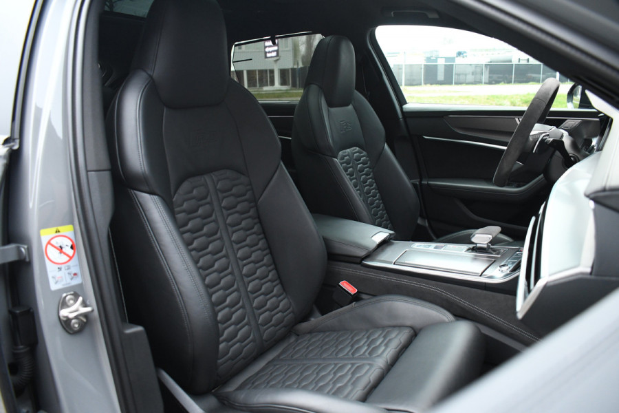Audi RS6 Avant 4.0 TFSI quattro Nardo Ceramic Pano Trekh Sportuitl HUD ACC Dynamic+ 4WS