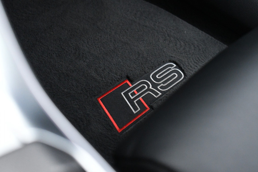 Audi RS6 Avant 4.0 TFSI quattro Nardo Ceramic Pano Trekh Sportuitl HUD ACC Dynamic+ 4WS