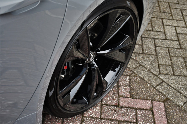 Audi RS6 Avant 4.0 TFSI quattro Nardo Ceramic Pano Trekh Sportuitl HUD ACC Dynamic+ 4WS
