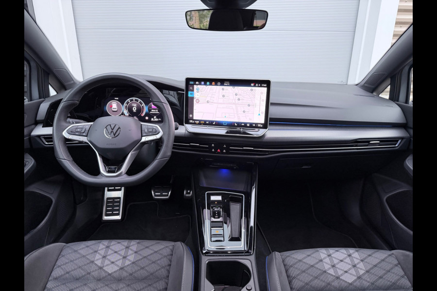Volkswagen Golf 1.5 eTSI R-Line Pano/HuD/IQ.Light/Camera