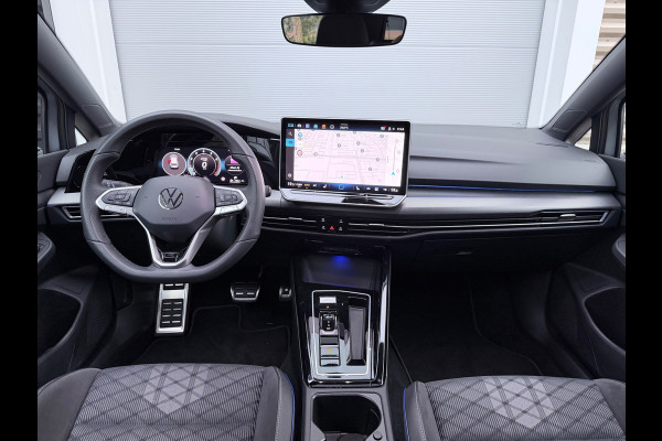 Volkswagen Golf 1.5 eTSI R-Line Pano/HuD/IQ.Light/Camera