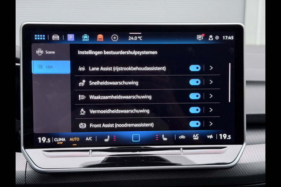 Volkswagen Golf 1.5 eTSI R-Line Pano/HuD/IQ.Light/Camera