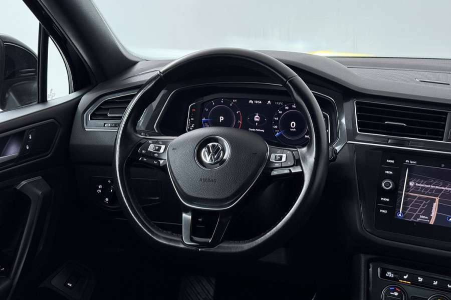 Volkswagen Tiguan Allspace 1.5 TSI Highline Business R 7p (PANORAMADAK, STOELVERWARMING, CAMERA, NAVIGATIE)