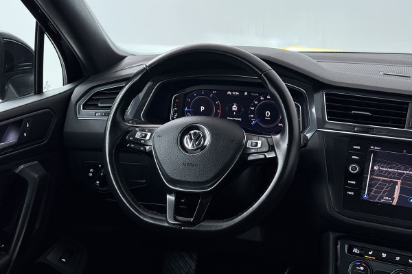 Volkswagen Tiguan Allspace 1.5 TSI Highline Business R 7p (PANORAMADAK, STOELVERWARMING, CAMERA, NAVIGATIE)