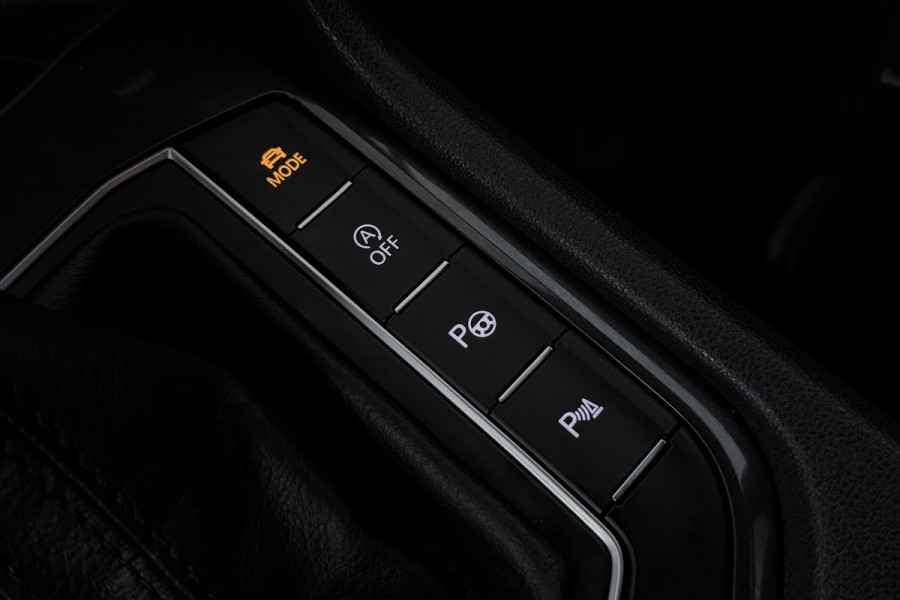 Volkswagen Tiguan Allspace 1.5 TSI Highline Business R 7p (PANORAMADAK, STOELVERWARMING, CAMERA, NAVIGATIE)