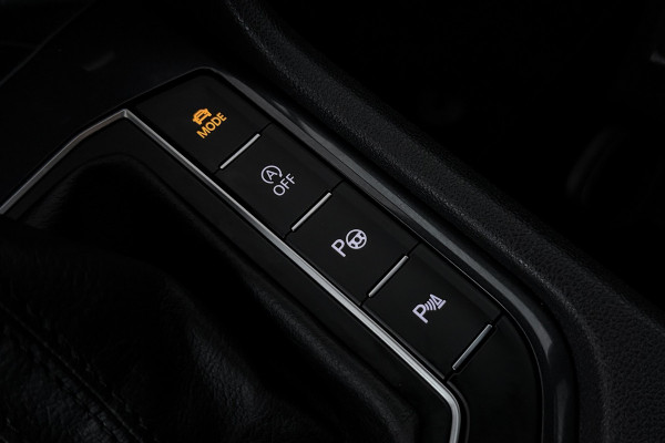 Volkswagen Tiguan Allspace 1.5 TSI Highline Business R 7p (PANORAMADAK, STOELVERWARMING, CAMERA, NAVIGATIE)