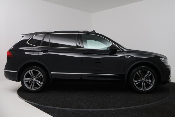Volkswagen Tiguan Allspace 1.5 TSI Highline Business R 7p (PANORAMADAK, STOELVERWARMING, CAMERA, NAVIGATIE)