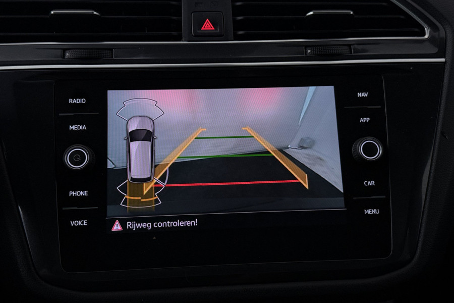 Volkswagen Tiguan Allspace 1.5 TSI Highline Business R 7p (PANORAMADAK, STOELVERWARMING, CAMERA, NAVIGATIE)