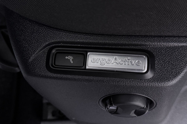 Volkswagen Tiguan Allspace 1.5 TSI Highline Business R 7p (PANORAMADAK, STOELVERWARMING, CAMERA, NAVIGATIE)