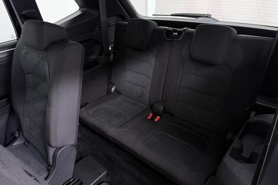 Volkswagen Tiguan Allspace 1.5 TSI Highline Business R 7p (PANORAMADAK, STOELVERWARMING, CAMERA, NAVIGATIE)