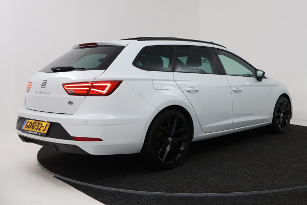 Seat Leon ST 1.5 TSI FR Ultimate Edition Black (PANORAMADAK, STOELVERWARMING, TREKHAAK AF, BEATS AUDIO, DIGITALE COCKPIT)
