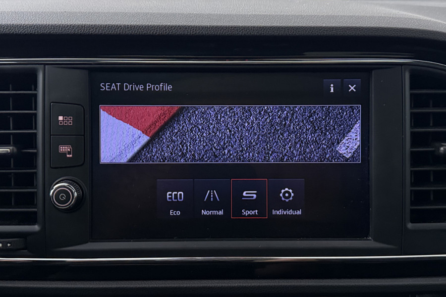 Seat Leon ST 1.5 TSI FR Ultimate Edition Black (PANORAMADAK, STOELVERWARMING, TREKHAAK AF, BEATS AUDIO, DIGITALE COCKPIT)