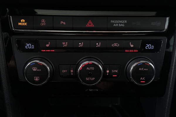 Seat Leon ST 1.5 TSI FR Ultimate Edition Black (PANORAMADAK, STOELVERWARMING, TREKHAAK AF, BEATS AUDIO, DIGITALE COCKPIT)