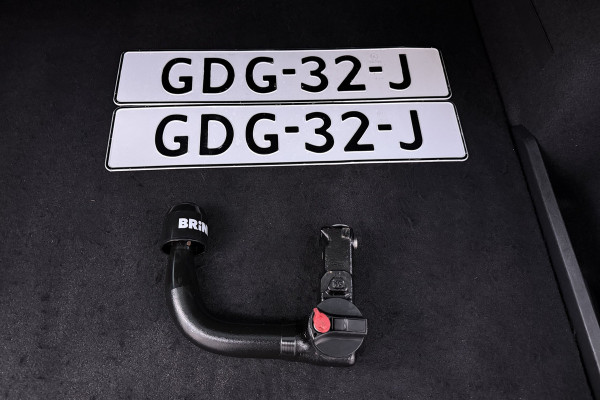 Seat Leon ST 1.5 TSI FR Ultimate Edition Black (PANORAMADAK, STOELVERWARMING, TREKHAAK AF, BEATS AUDIO, DIGITALE COCKPIT)