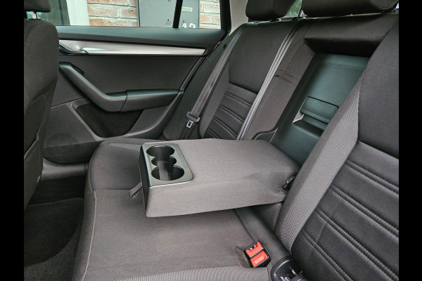 Škoda Octavia Combi 1.0 TSI Trekhaak! Carplay! Airco/Clima! Navigatie! Cruise Control! Nette Auto! Dealer Onderhouden!