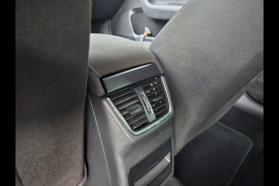 Škoda Octavia Combi 1.0 TSI Trekhaak! Carplay! Airco/Clima! Navigatie! Cruise Control! Nette Auto! Dealer Onderhouden!