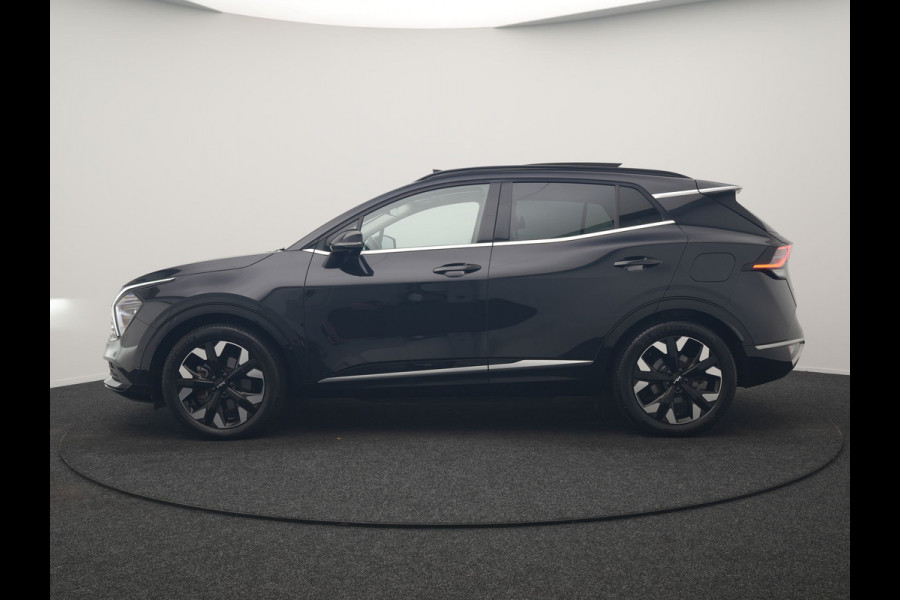 Kia Sportage 1.6 T-GDi PHEV AWD DynamicPlusLine 265pk Dealer O.H | Trekhaak Afn. | Panodak | Adaptive Cruise | 360 Camera | Harman / Kardon | Lederen Sportstoelen Memory & Ventilatie | Keyless | Apple Carplay | Blis | Stoelen & Stuur Verwarmd | Virtual | Navigatie | 19"L.M | Plug In Hybrid