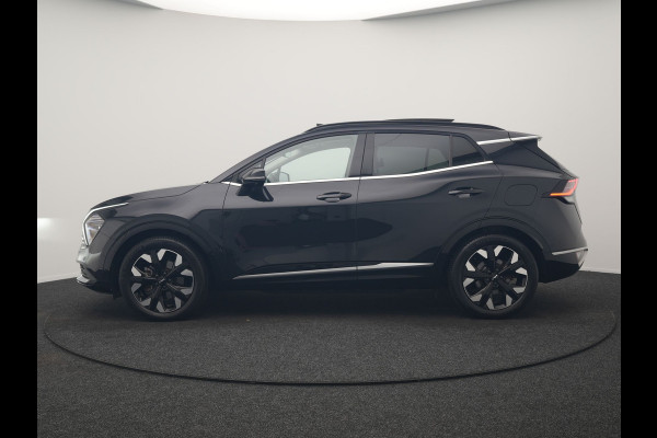Kia Sportage 1.6 T-GDi PHEV AWD DynamicPlusLine 265pk Dealer O.H | Trekhaak Afn. | Panodak | Adaptive Cruise | 360 Camera | Harman / Kardon | Lederen Sportstoelen Memory & Ventilatie | Keyless | Apple Carplay | Blis | Stoelen & Stuur Verwarmd | Virtual | Navigatie | 19"L.M | Plug In Hybrid