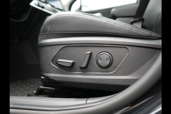 Kia Sportage 1.6 T-GDi PHEV AWD DynamicPlusLine 265pk Dealer O.H | Trekhaak Afn. | Panodak | Adaptive Cruise | 360 Camera | Harman / Kardon | Lederen Sportstoelen Memory & Ventilatie | Keyless | Apple Carplay | Blis | Stoelen & Stuur Verwarmd | Virtual | Navigatie | 19"L.M | Plug In Hybrid
