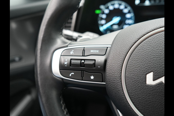 Kia Sportage 1.6 T-GDi PHEV AWD DynamicPlusLine 265pk Dealer O.H | Trekhaak Afn. | Panodak | Adaptive Cruise | 360 Camera | Harman / Kardon | Lederen Sportstoelen Memory & Ventilatie | Keyless | Apple Carplay | Blis | Stoelen & Stuur Verwarmd | Virtual | Navigatie | 19"L.M | Plug In Hybrid