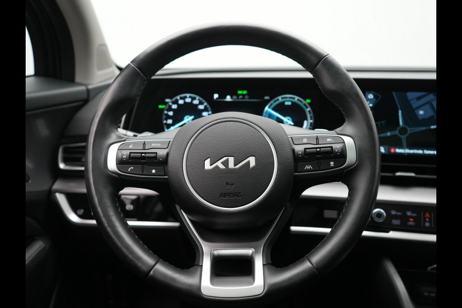 Kia Sportage 1.6 T-GDi PHEV AWD DynamicPlusLine 265pk Dealer O.H | Trekhaak Afn. | Panodak | Adaptive Cruise | 360 Camera | Harman / Kardon | Lederen Sportstoelen Memory & Ventilatie | Keyless | Apple Carplay | Blis | Stoelen & Stuur Verwarmd | Virtual | Navigatie | 19"L.M | Plug In Hybrid