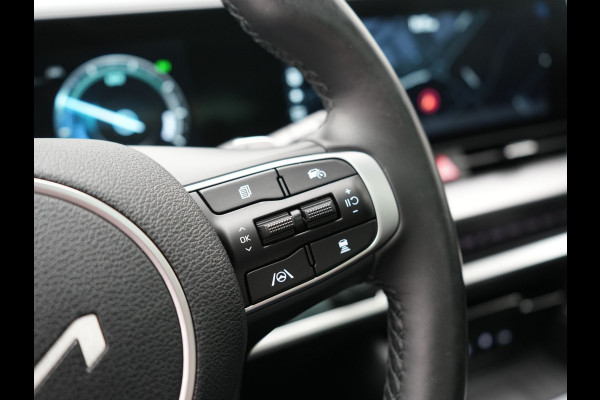 Kia Sportage 1.6 T-GDi PHEV AWD DynamicPlusLine 265pk Dealer O.H | Trekhaak Afn. | Panodak | Adaptive Cruise | 360 Camera | Harman / Kardon | Lederen Sportstoelen Memory & Ventilatie | Keyless | Apple Carplay | Blis | Stoelen & Stuur Verwarmd | Virtual | Navigatie | 19"L.M | Plug In Hybrid