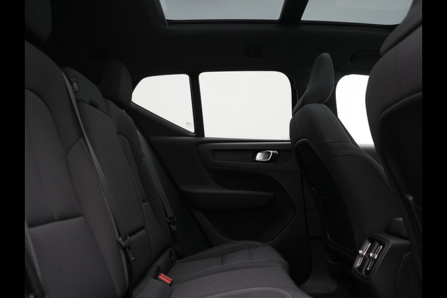 Volvo XC40 Recharge Ultimate 69 kWh 231pk Dealer O.H. | Panodak | Warmtepomp | 360 Camera | Adaptive Cruise | Harman / Kardon | Sportstoelen Memory & Verwarmd | Blis | Keyless | Pilot Assist | Apple Carplay | Stuur Verwarmd | Google Assistent &  | 20"L.M |