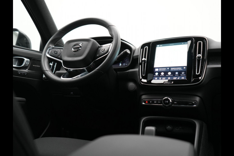 Volvo XC40 Recharge Ultimate 69 kWh 231pk Dealer O.H. | Panodak | Warmtepomp | 360 Camera | Adaptive Cruise | Harman / Kardon | Sportstoelen Memory & Verwarmd | Blis | Keyless | Pilot Assist | Apple Carplay | Stuur Verwarmd | Google Assistent &  | 20"L.M |
