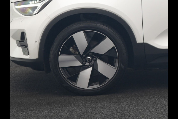 Volvo XC40 Recharge Ultimate 69 kWh 231pk Dealer O.H. | Panodak | Warmtepomp | 360 Camera | Adaptive Cruise | Harman / Kardon | Sportstoelen Memory & Verwarmd | Blis | Keyless | Pilot Assist | Apple Carplay | Stuur Verwarmd | Google Assistent &  | 20"L.M |