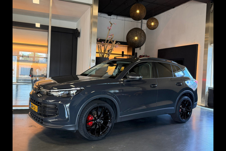Volkswagen Tiguan 1.5 eTSI Panorama Sfeerverl. Blackstyle 1e eigenaar