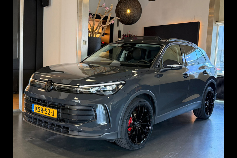 Volkswagen Tiguan 1.5 eTSI Panorama Sfeerverl. Blackstyle 1e eigenaar