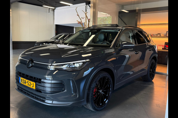 Volkswagen Tiguan 1.5 eTSI Panorama Sfeerverl. Blackstyle 1e eigenaar