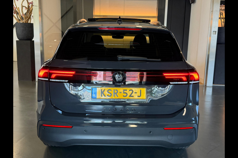 Volkswagen Tiguan 1.5 eTSI Panorama Sfeerverl. Blackstyle 1e eigenaar
