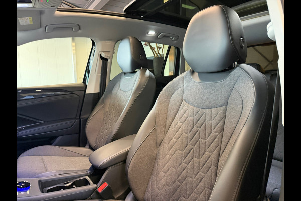 Volkswagen Tiguan 1.5 eTSI Panorama Sfeerverl. Blackstyle 1e eigenaar