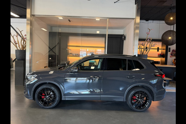 Volkswagen Tiguan 1.5 eTSI Panorama Sfeerverl. Blackstyle 1e eigenaar