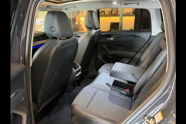 Volkswagen Tiguan 1.5 eTSI Panorama Sfeerverl. Blackstyle 1e eigenaar