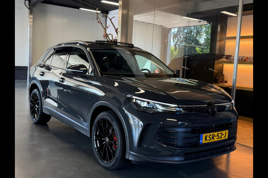 Volkswagen Tiguan 1.5 eTSI Panorama Sfeerverl. Blackstyle 1e eigenaar