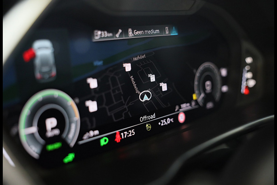 Audi Q3 45 TFSI e RSQ3 Look / Camera / Cc / Lane Assist / Digital Cockpit / S Line Zetels / Open Panoramadak / Pdc / Matrix / 19 I