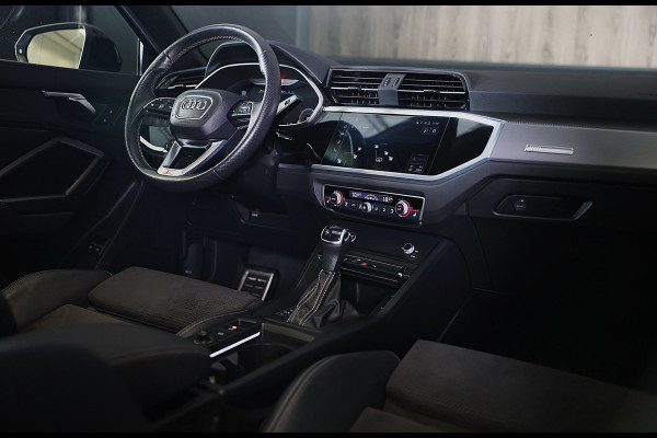 Audi Q3 45 TFSI e RSQ3 Look / Camera / Cc / Lane Assist / Digital Cockpit / S Line Zetels / Open Panoramadak / Pdc / Matrix / 19 I