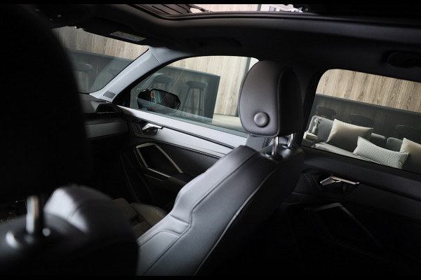 Audi Q3 45 TFSI e RSQ3 Look / Camera / Cc / Lane Assist / Digital Cockpit / S Line Zetels / Open Panoramadak / Pdc / Matrix / 19 I