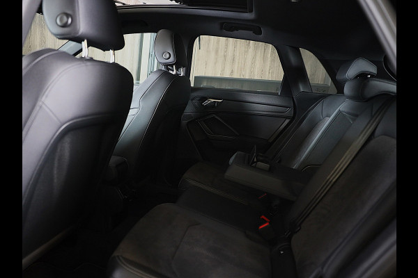 Audi Q3 45 TFSI e RSQ3 Look / Camera / Cc / Lane Assist / Digital Cockpit / S Line Zetels / Open Panoramadak / Pdc / Matrix / 19 I