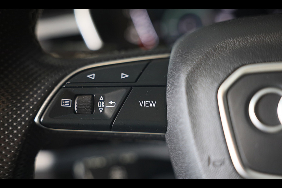 Audi Q3 45 TFSI e RSQ3 Look / Camera / Cc / Lane Assist / Digital Cockpit / S Line Zetels / Open Panoramadak / Pdc / Matrix / 19 I