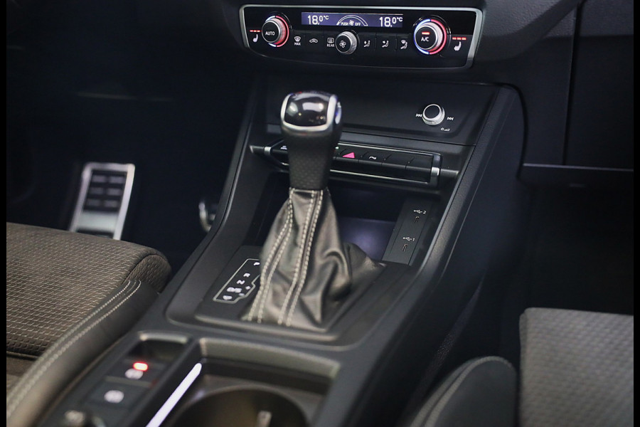 Audi Q3 45 TFSI e RSQ3 Look / Camera / Cc / Lane Assist / Digital Cockpit / S Line Zetels / Open Panoramadak / Pdc / Matrix / 19 I