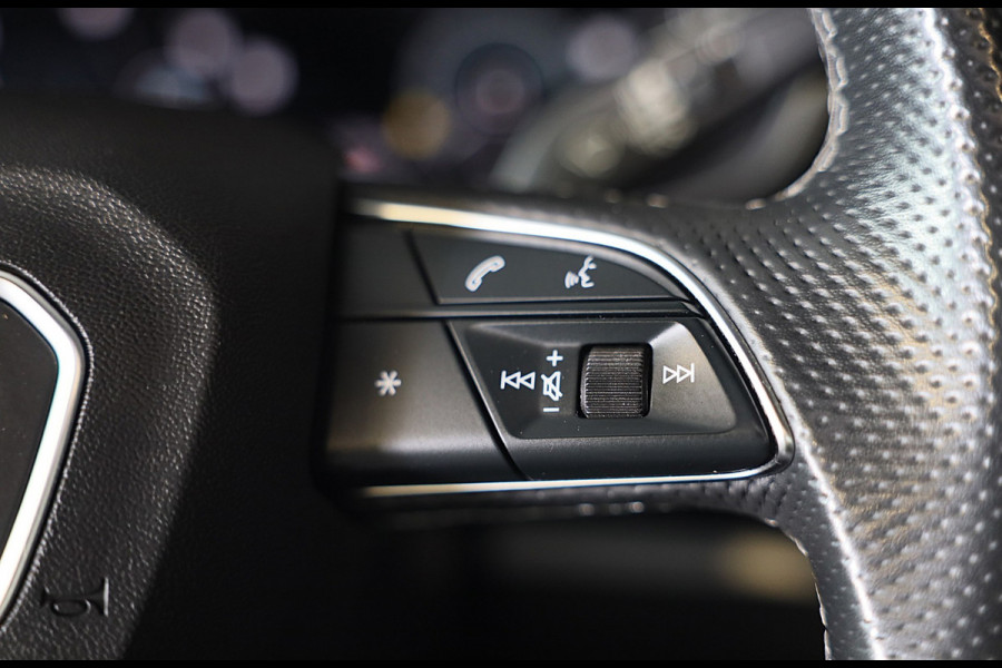 Audi Q3 45 TFSI e RSQ3 Look / Camera / Cc / Lane Assist / Digital Cockpit / S Line Zetels / Open Panoramadak / Pdc / Matrix / 19 I