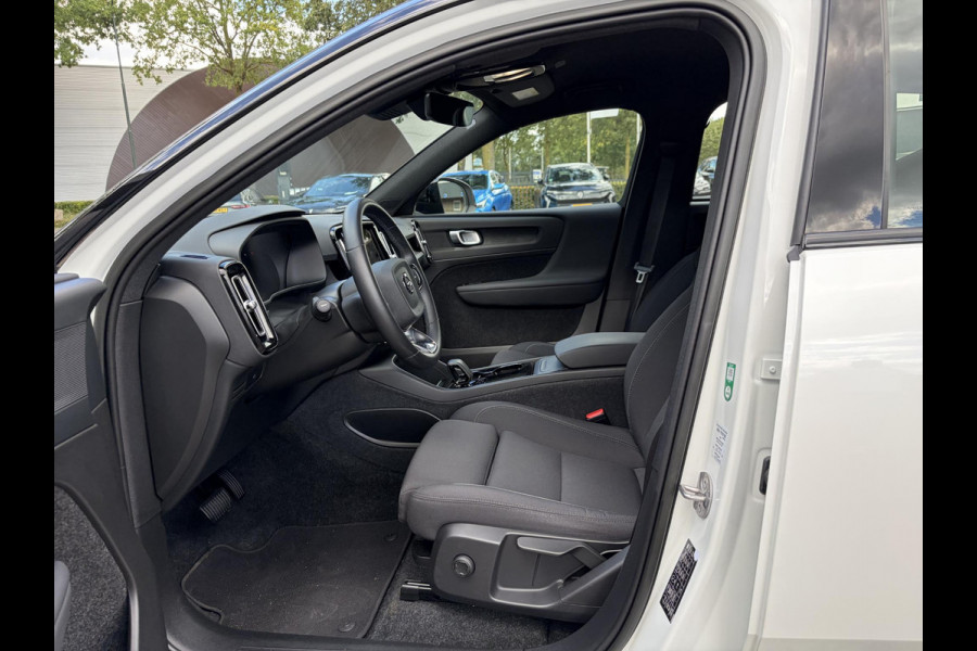 Volvo XC40 Recharge Plus 70 kWh | SOH 98% | PILOT ASSIST ACC | ELEKTRISCHE ACHTERKLEP | STOEL + STUURVERWARMING | ACHTERUITRIJCAMERA |