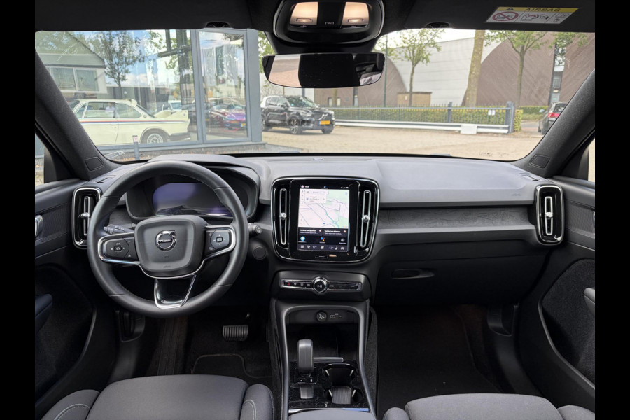 Volvo XC40 Recharge Plus 70 kWh | SOH 98% | PILOT ASSIST ACC | ELEKTRISCHE ACHTERKLEP | STOEL + STUURVERWARMING | ACHTERUITRIJCAMERA |